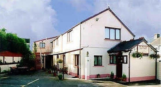 The New Inn Guest House Bridgend  Exteriör bild